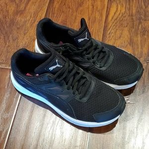 Women's Puma shoes